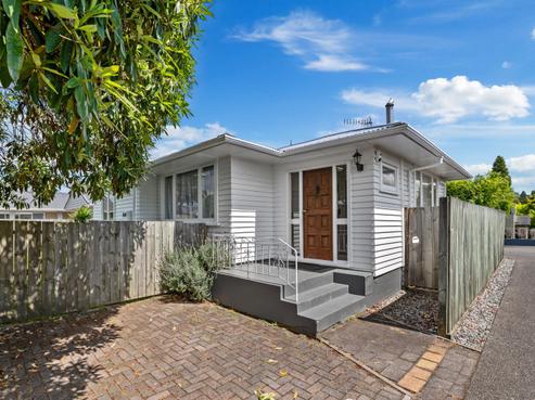 13 Iles Road, Lynmore