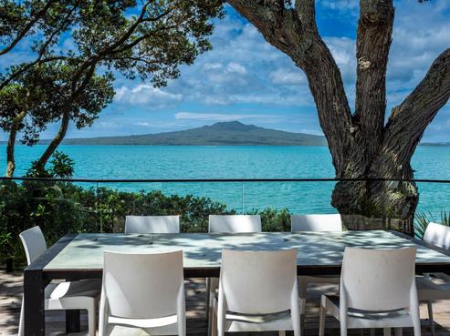 2 Old Lake Road, Narrow Neck