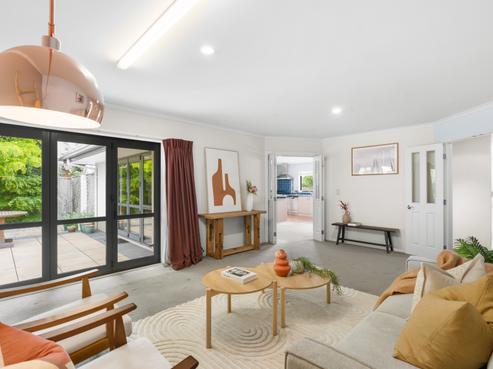 14 Caroline Way, Northwood