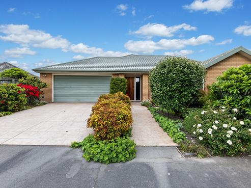 27 Robinia Place, Hornby