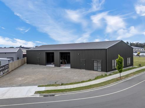 15 Bowmaker Crescent, Ravenswood
