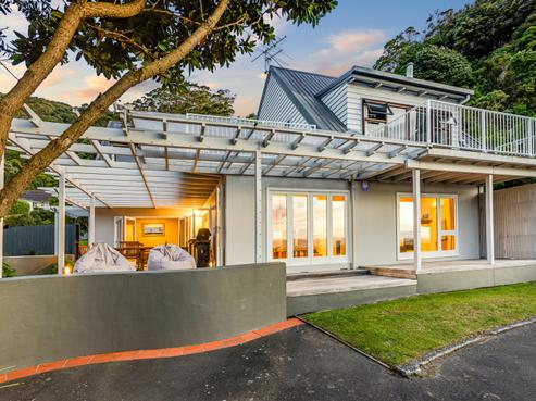 1/2 Gill Road, Lowry Bay