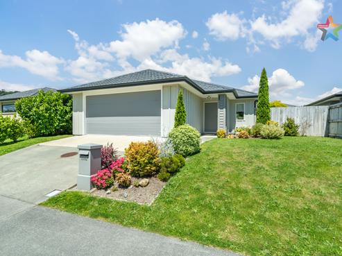1382 High Street, Taita