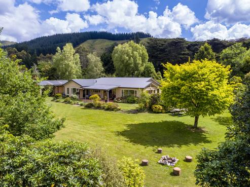 1789 State Highway 2, Pakuratahi