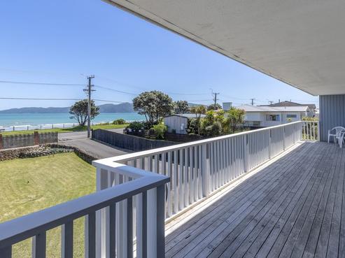 104 Marine Parade, Paraparaumu Beach