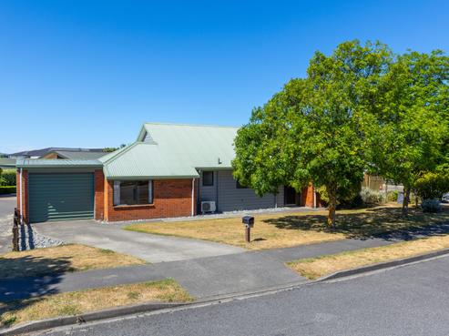 24A Karina Crescent, Redwoodtown