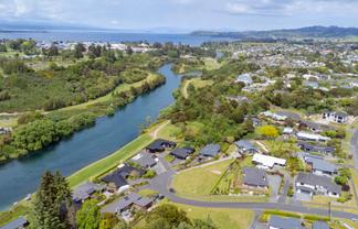12 Stevenson Way, Rangatira Park