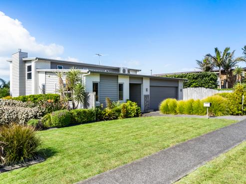 8 Liberty Crescent, Beachlands