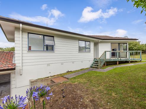 22 Landsdale Place, Massey