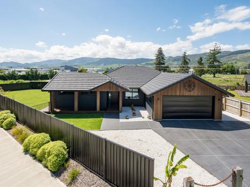 53 Oakdale Grove, Richmond
