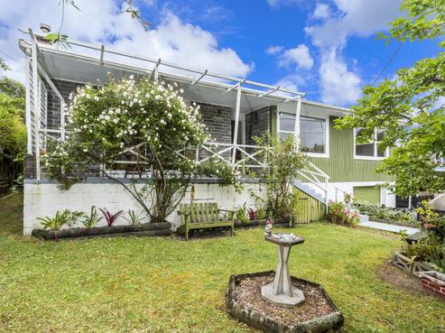 12 Outlook Road, Greenhithe