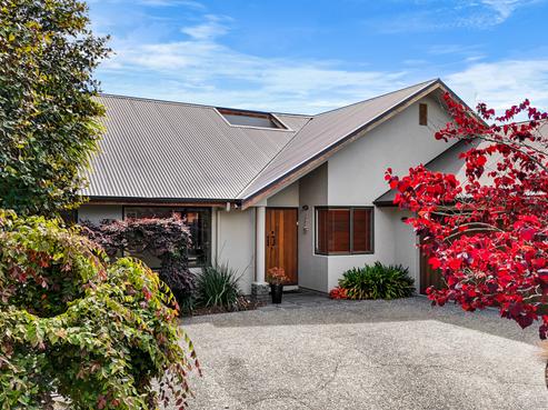 11 Saint James Drive, Huntington