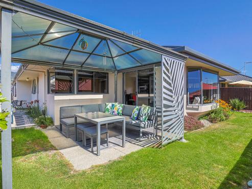 2/25 Stead Crescent, Stoke