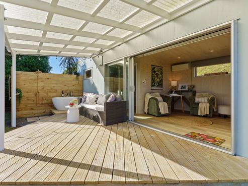 33A Hicks Crescent, Waikanae Beach