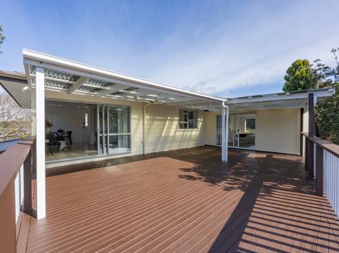 16 Mckinstry Avenue, Mangere East