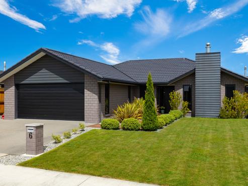 6 Nanchang Road, Burleigh