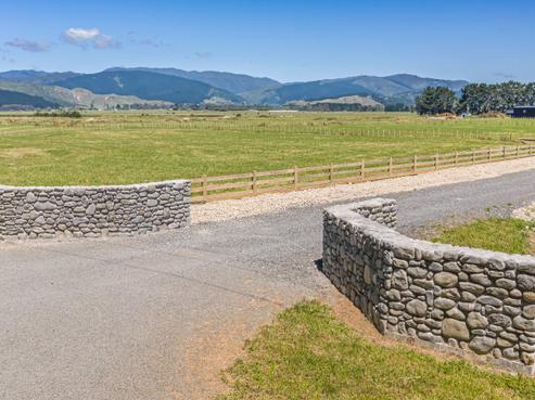 239 Kuku Beach Road, Manakau