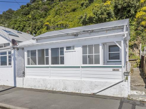 135 Marine Parade, Seatoun