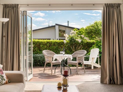 8 Aubrey Way, Brookfield