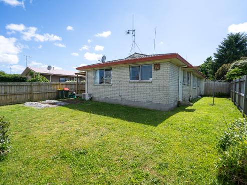 8A Leslie Place, Deanwell