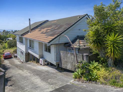 10 Surf Road, Stanmore Bay