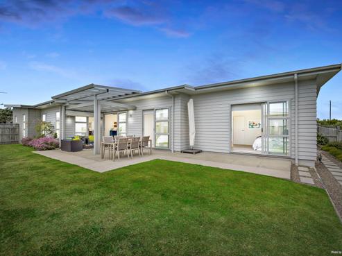 24 Mahutonga Avenue, Beachlands