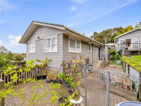 15 Sunline Avenue, Massey