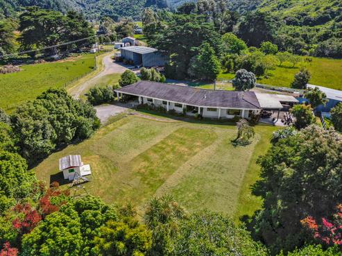 5527 Masterton Castlepoint Road, Tinui
