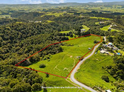 176C Rataroa Road, Miranda