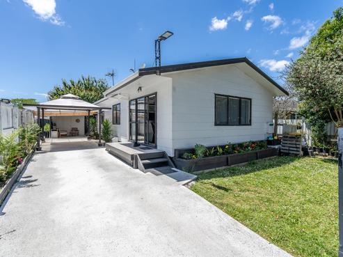 4 Kenney Crescent, Fairfield