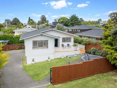 45 Nui Mana Place, Te Atatu South