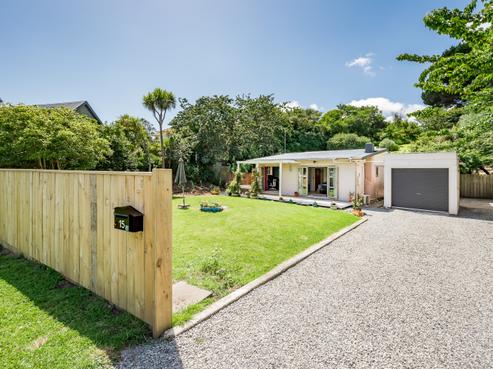 15 Dale Road, Raumati South