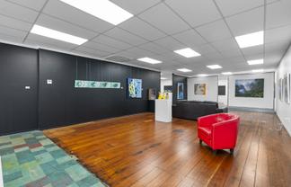 Versatile west end retail