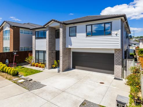 32 Carrickdawson Drive, Flat Bush