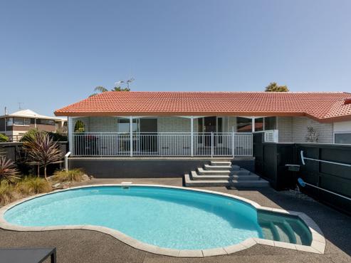 13 Clivedene Street, Matua