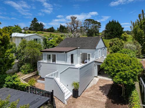 9 Pine Avenue, Henderson
