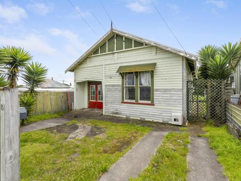 15 Manuka Street, Castlecliff