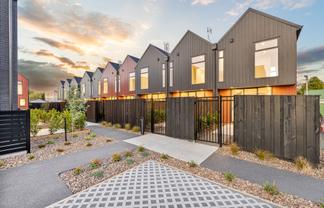 2/5 Donald Place, Merivale