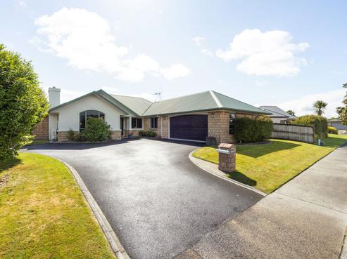 13 Grace Avenue, Rototuna North