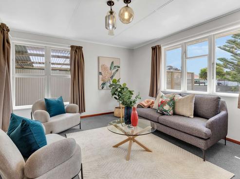 7 Bristol Crescent, Roslyn