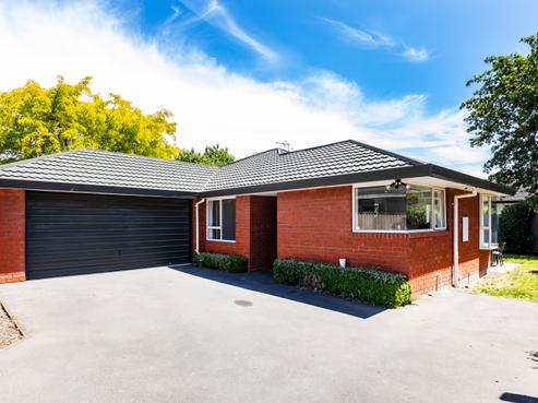 2/111 Paparoa Street, Papanui