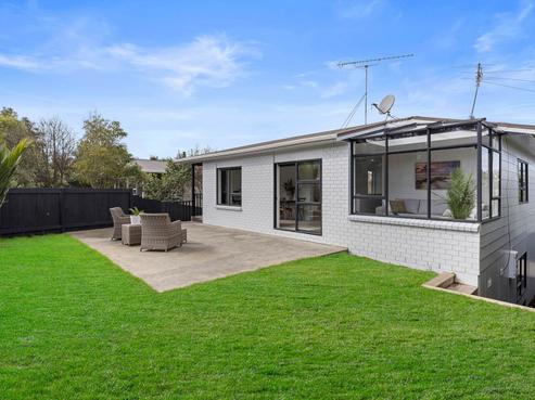 121 Rosario Crescent, Red Beach