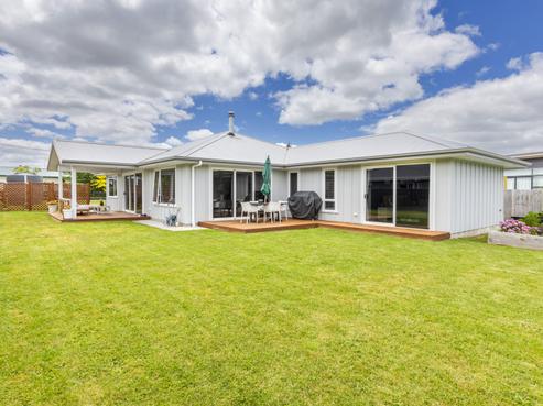 16 Dee Street, Otane