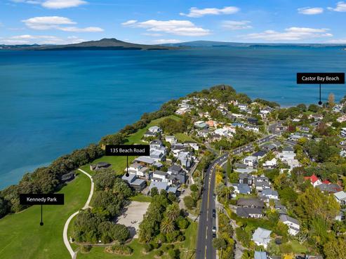 135 Beach Road, Castor Bay