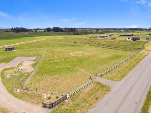 38 Mowhia Grove, Waitarere