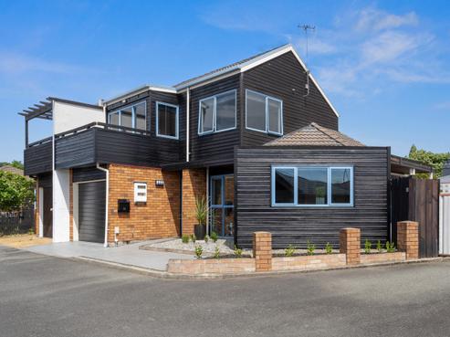 11 Highgrove Way, The Wood