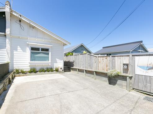 201 Onepu Road, Lyall Bay