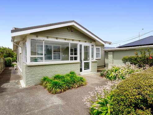 2 Collins Street, Petone