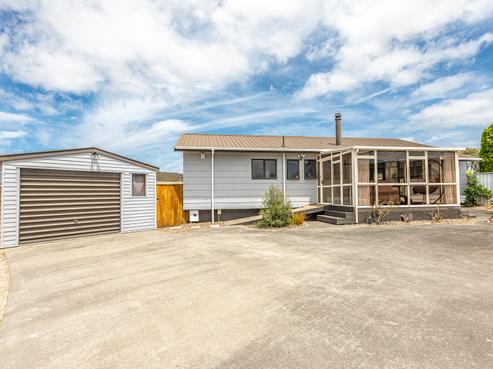 77 Oxford Road, Springvale