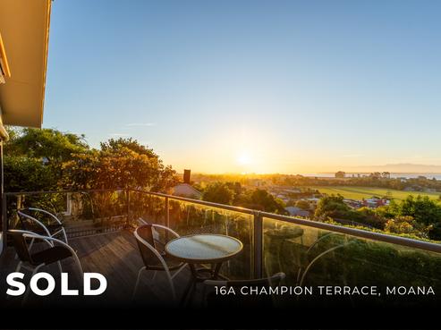 16A Champion Terrace, Moana